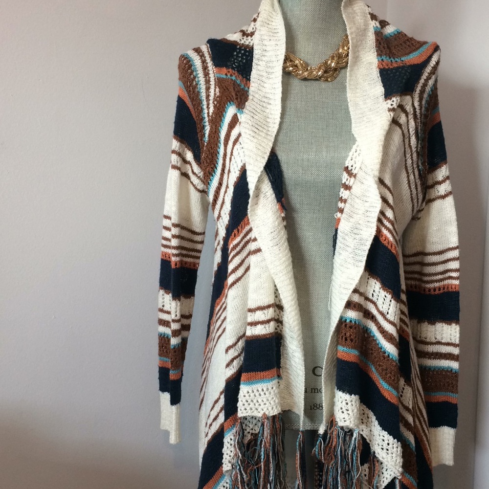 🧶 Knitted Stripped Sweater Wrap